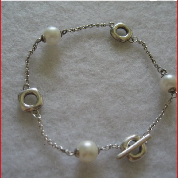 Tiffany & Co Pearl Cushion Toggle Bracelet Sterling Silver Vintage Rare - Picture 1 of 3